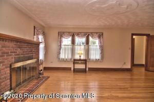 608 Colfax Ave, Scranton, PA 18510 - photo 6