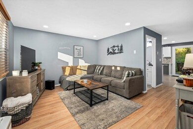 1025 S Mammoth Rd unit 8, Manchester, NH 03109 - photo 3