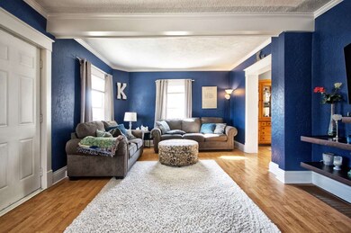 Open To Formal Dining Room