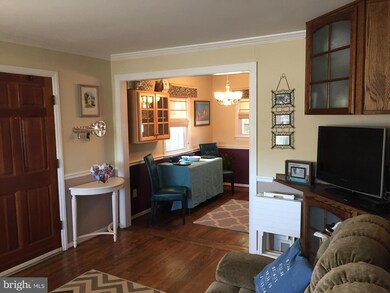 6934 University Dr, Alexandria, VA 22307 - photo 5