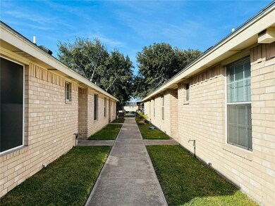 1310 Acme Ln unit 4, Edinburg, TX 78541 - photo 2