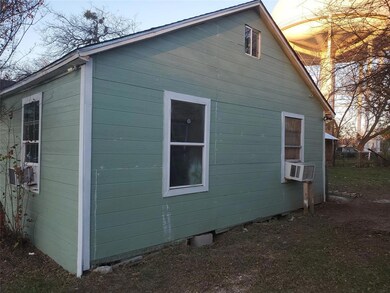 1415 N Cleveland Ave, Sherman, TX 75090 - photo 3