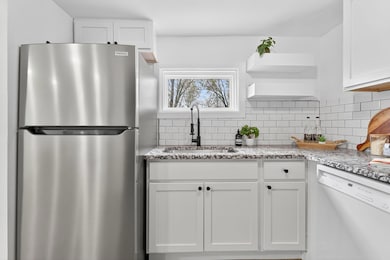 1507 Elmore Ave (Interior)-10