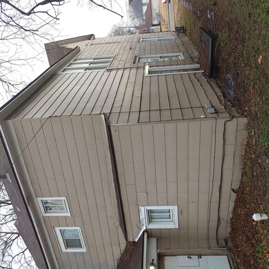 824 S Moffet Ave_SW Corner Overall view