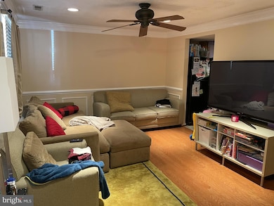 22413 Stablehouse Dr, Sterling, VA 20164 - photo 2