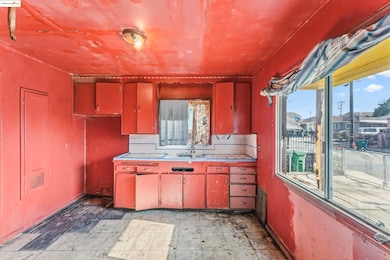 1257 104th Ave, Oakland, CA 94603 - photo 5