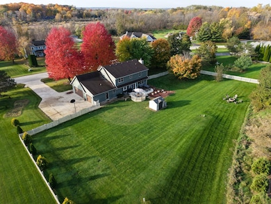 S86W26640 Rustic View Ln, Mukwonago, WI 53149 - photo 3