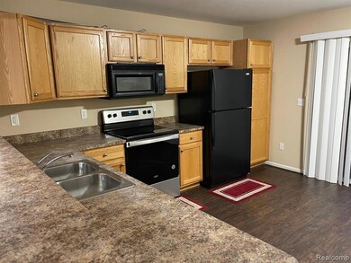 28465 Carlton Way Dr unit 88, Novi, MI 48377 - photo 6