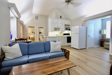 413 Fulton St unit B, Denton, TX 76201 - photo 2