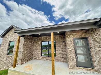 566 Woodlands Dr, Tahlequah, OK 74464 - photo 5