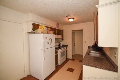 809 Howard St, Ada, OK 74820 - photo 4