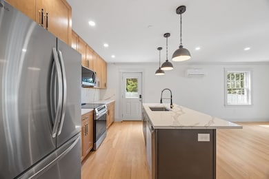 9 Swan St unit 3, Beverly, MA 01915 - photo 5