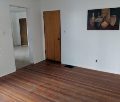 321 E Beardstown St, Virginia, IL 62691 - photo 6