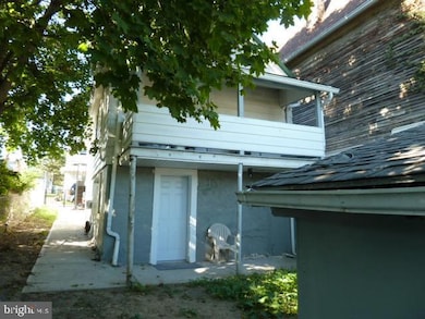 9 Thomas St, Nanticoke, PA 18634 - photo 2