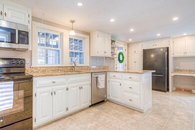 8 Curtis Rd, Hopkinton, MA 01748 - photo 3