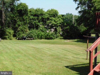 1105 W Bridge St, Spring City, PA 19475 - photo 4