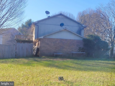 10201 Pine Meadows Ln, Upper Marlboro, MD 20772 - photo 3