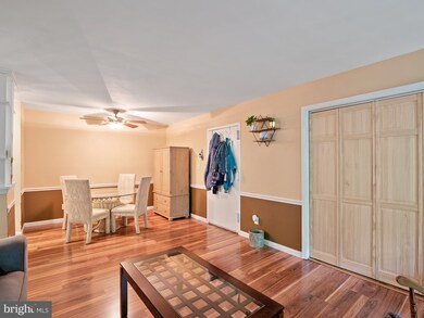 8110D Colony Point Rd unit 217, West Springfield, VA 22152 - photo 4