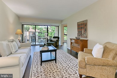 2034 Royal Fern Ct unit 22B, Reston, VA 20191 - photo 4