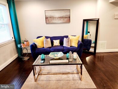 1306 Meridene Dr, Baltimore, MD 21239 - photo 4