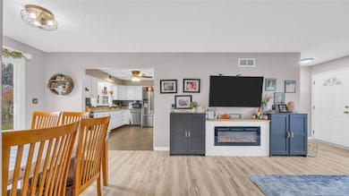 218 Riverview Dr, Vinton, IA 52349 - photo 7