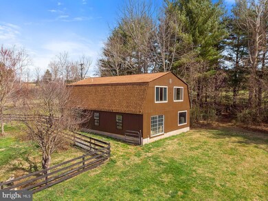 6087 Georgetown Rd, Broad Run, VA 20137 - photo 4