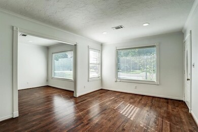 1601 Hewitt Dr, Houston, TX 77018 - photo 4