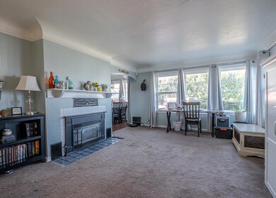 1005 4th St-8