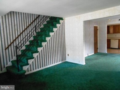 209 Morris Cir, Crum Lynne, PA 19022 - photo 3