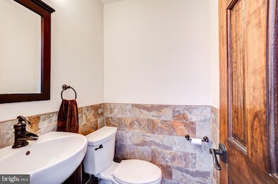 2316 Ballycairne Ct, Reston, VA 20191 - photo 6