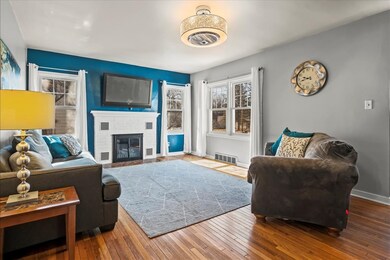 1826 Rainbow Dr, Cedar Falls, IA 50613 - photo 4