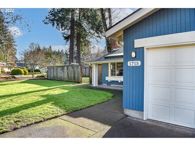 1715 Russet Dr, Eugene, OR 97401 - photo 4