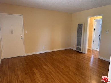 5411 S Centinela Ave unit 4, Los Angeles, CA 90066 - photo 4