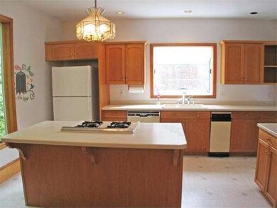 127 Brattle St, Arlington, MA 02474 - photo 7