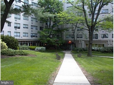 Radnor House unit 909, Bryn Mawr, PA 19010 - photo 3