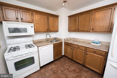 Park Towers Condominium unit 517, Falls Church, VA 22046 - photo 6