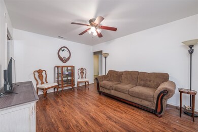 53 Stonegate Dr, Bedford, TX 76022 - photo 4