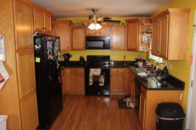 2037 Chris Dr, Lawrenceburg, KY 40342 - photo 4