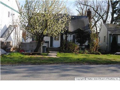 74 Pleasant Plains Ave, Staten Island, NY 10309 - photo 3