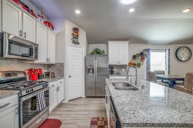 708 Autumn Lake Ln, Magnolia, TX 77354 - photo 4