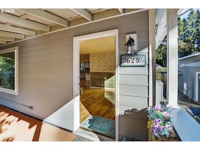 625 NE 6th Ave, Estacada, OR 97023 - photo 4