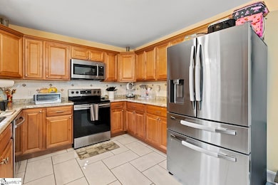 715 Shands St, Clinton, SC 29325 - photo 5