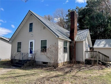 1402 5th Ave E, Menomonie, WI 54751 - photo 2