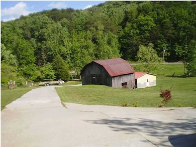 1668 Dripping Springs Rd, La Fayette, GA 30728 - photo 6