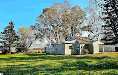 6776 N Pingree Rd, Alma, MI 48801 - photo 2