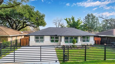 4506 Moore St, Houston, TX 77009 - photo 2