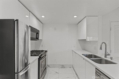 939 Palm Ave unit 401, West Hollywood, CA 90069 - photo 3