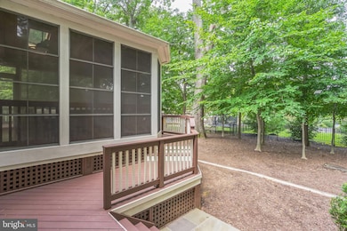 10680 Alliwells Ct, Oakton, VA 22124 - photo 3