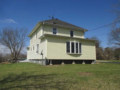 5146 S Driftwood Dr, Janesville, WI 53546 - photo 2