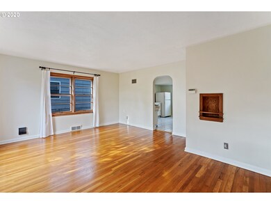 5615 NE Cesar e Chavez Blvd, Portland, OR 97211 - photo 5